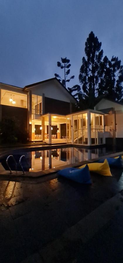 Villa Aurora Cisarua Εξωτερικό φωτογραφία